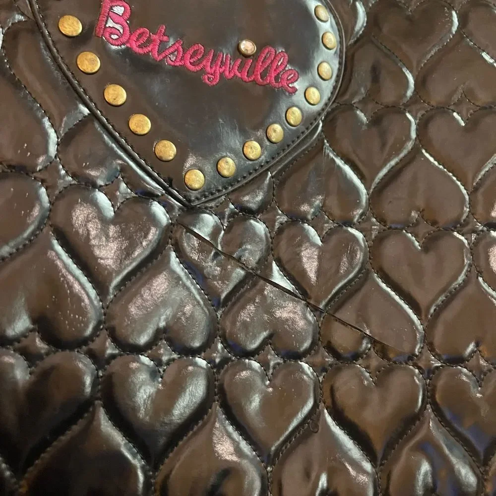 Betseyville Betsey Johnson Puffy Quilted vegan leather laptopScomputer bag case